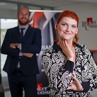 Markéta Klimečková a její kolega z týmu finančních poradců